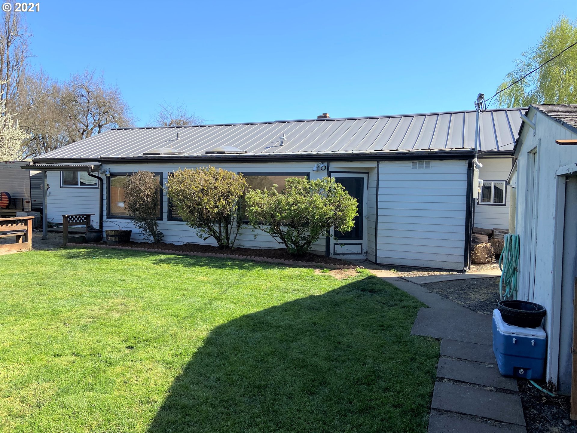 3988 South E Street Springfield, OR 97478 - Photo 16 of 23