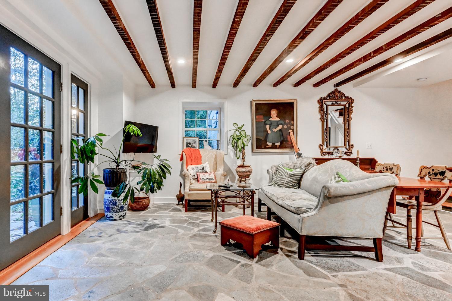 6 Elmwood Road Baltimore, MD 21210 - Photo 5 of 38 Gallery Image 5