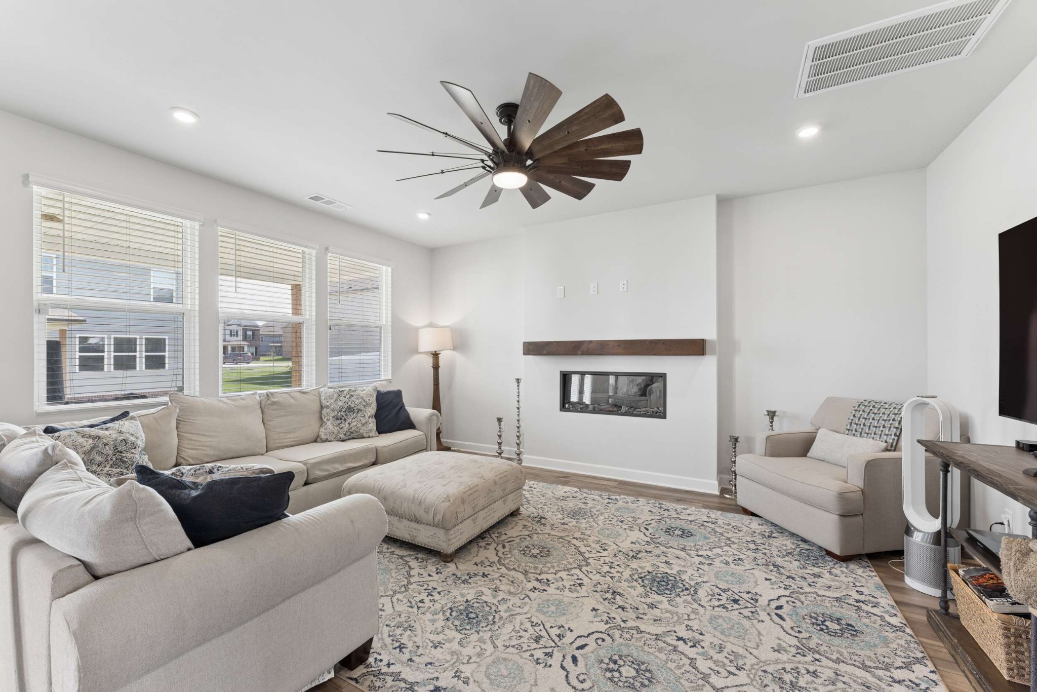 4107 Dwight Way Murfreesboro, TN 37128 - Photo 5 of 41 a living room with furniture and a large window