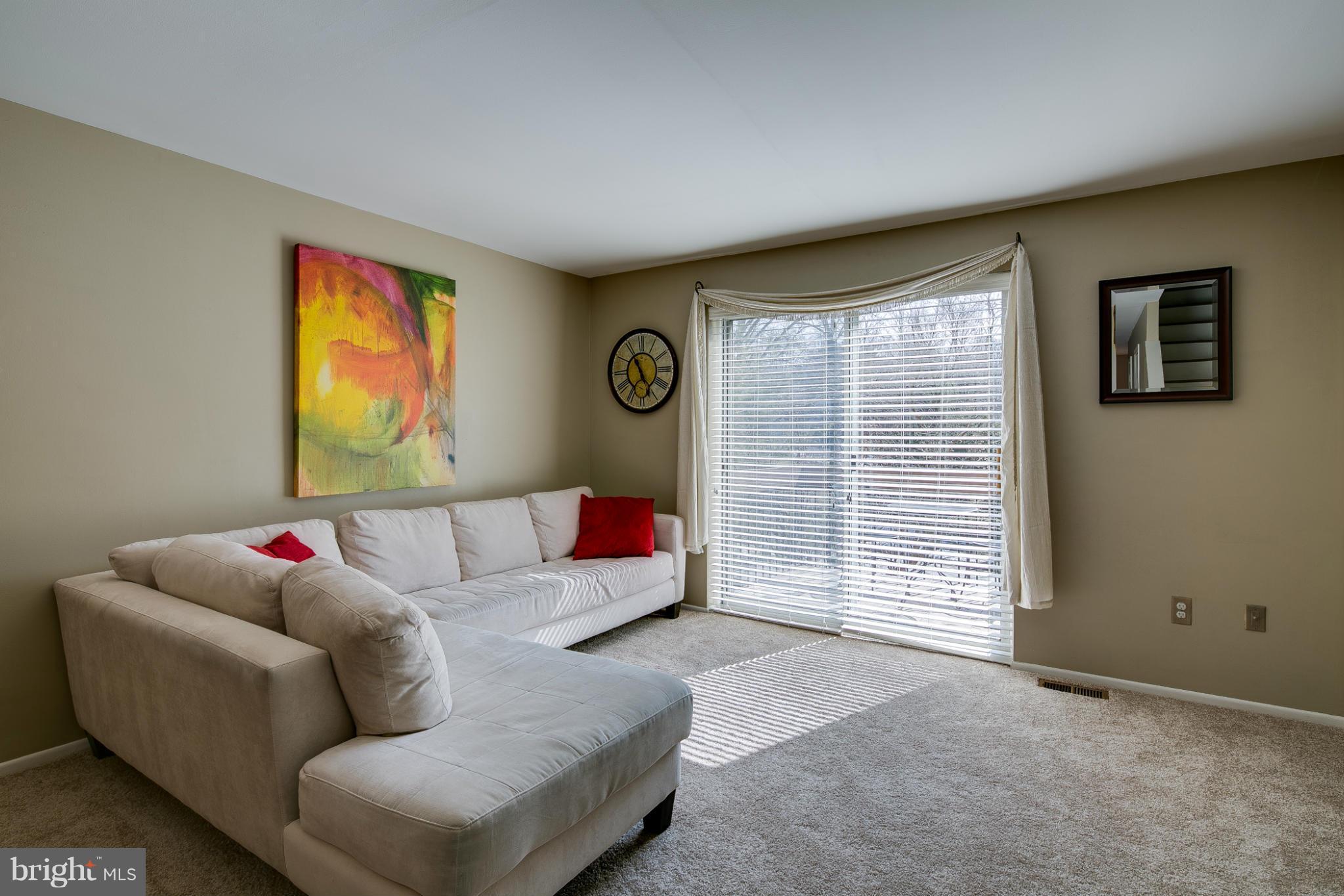 9713 Early Spring Way Columbia, MD 21046 - Photo 8 of 27 Living Room