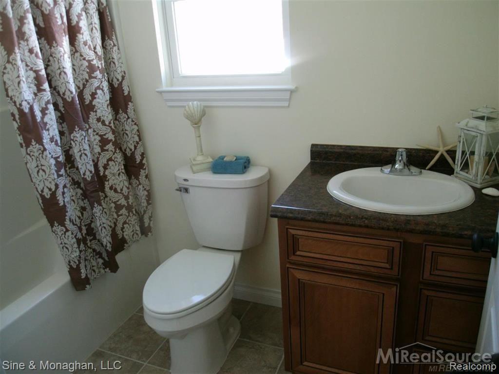 9511 Amy Road Algonac, MI 48001 - Photo 11 of 16 10.JPG