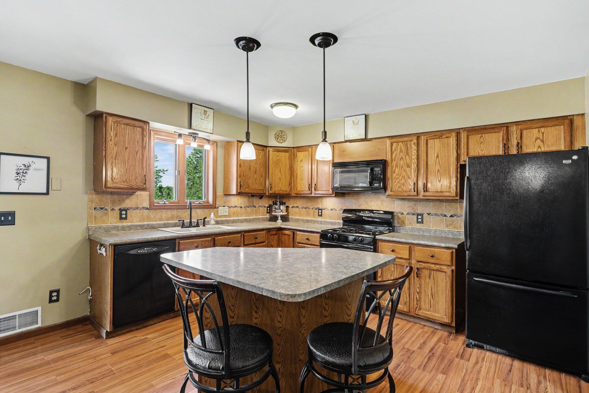 20221 Partello Road Marshall, MI 49068 - Photo 5 of 36 006_file_6494