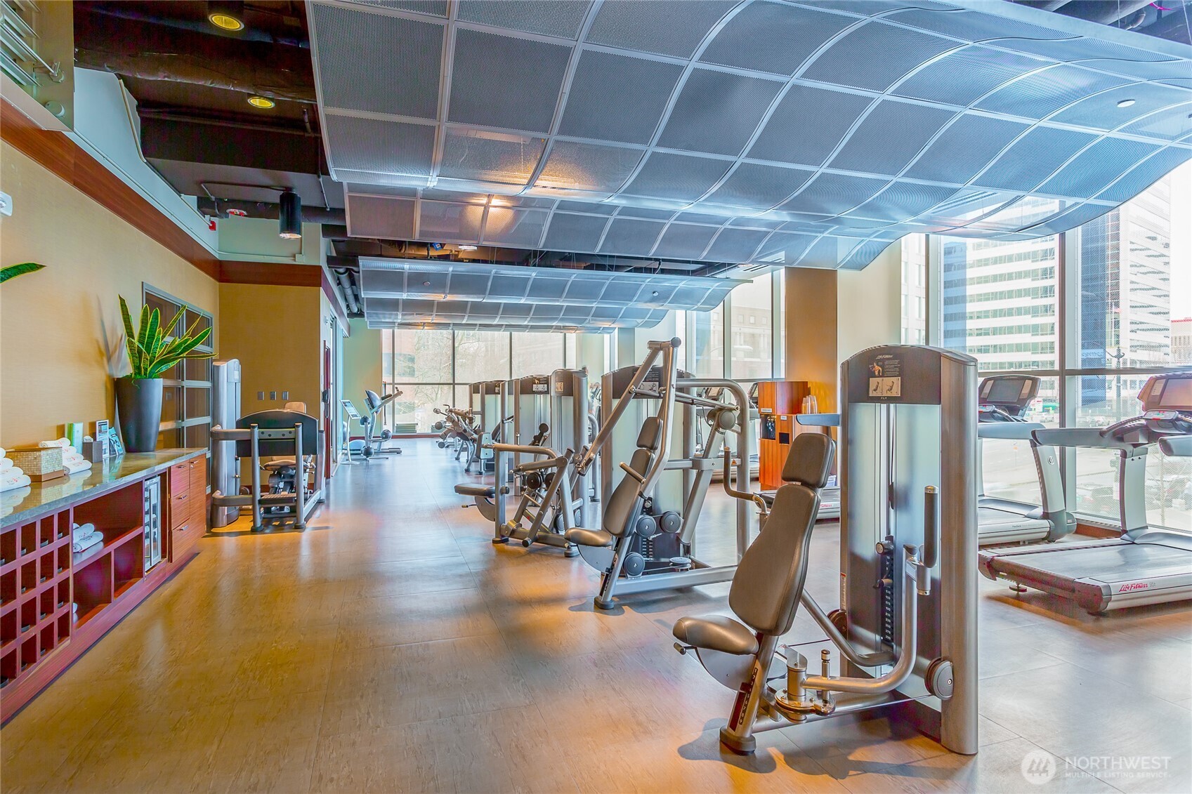 737 Olive Way, Unit 2703 Seattle, WA 98101 - Photo 19 of 26