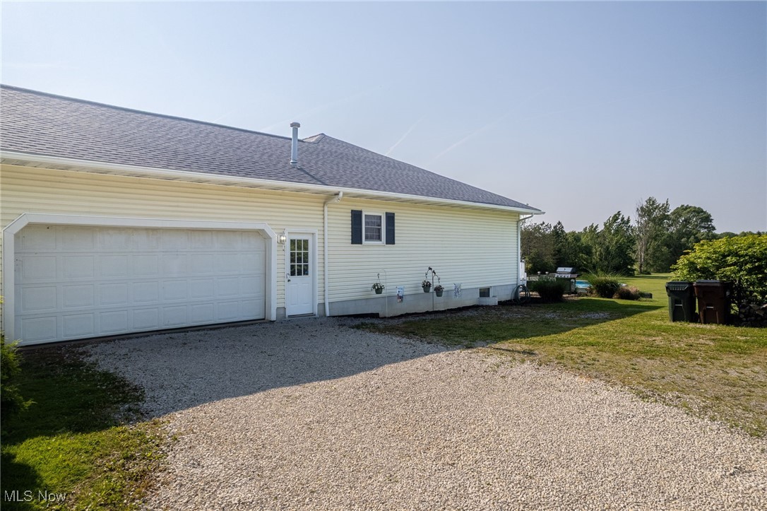 5415 Spieth Road Medina, OH 44256 - Photo 43 of 47 side load garage