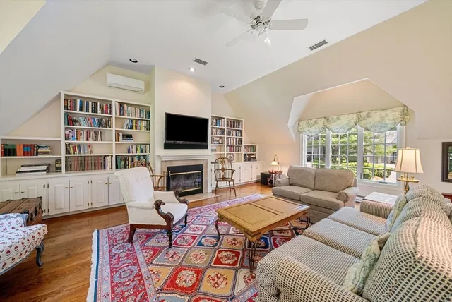 $1,575,000 | 18 Phillips Pond Road, Unit 18, Natick, MA 01760