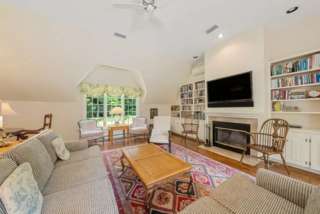 $1,575,000 | 18 Phillips Pond Road, Unit 18, Natick, MA 01760