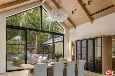 $28,000,000 | 12309 Viewcrest Road, Studio City, CA 91604