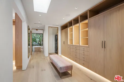 $28,000,000 | 12309 Viewcrest Road, Studio City, CA 91604