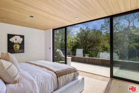 $28,000,000 | 12309 Viewcrest Road, Studio City, CA 91604