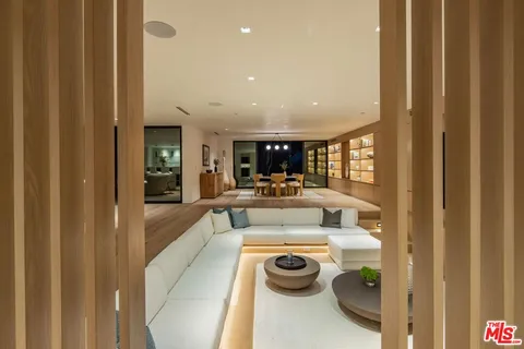 $28,000,000 | 12309 Viewcrest Road, Studio City, CA 91604