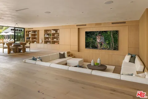 $28,000,000 | 12309 Viewcrest Road, Studio City, CA 91604