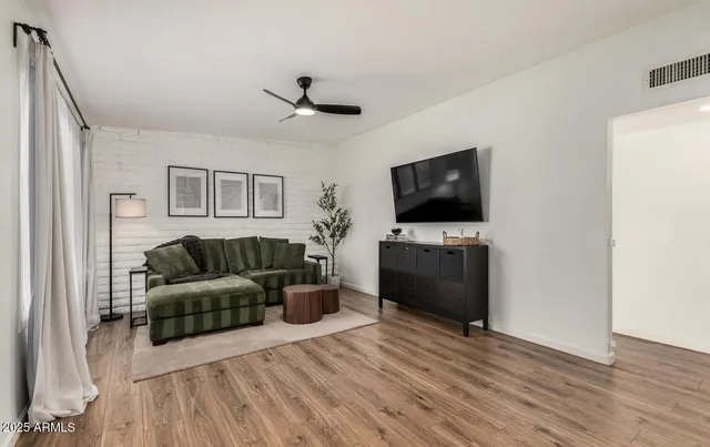 $2,800 | 1964 East Wesleyan Drive, Tempe, AZ 85282