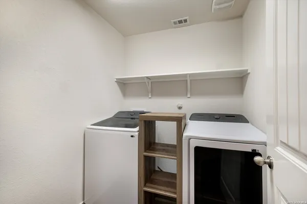 $1,825 | 2840 Tengyc Bow, San Antonio, TX 78245