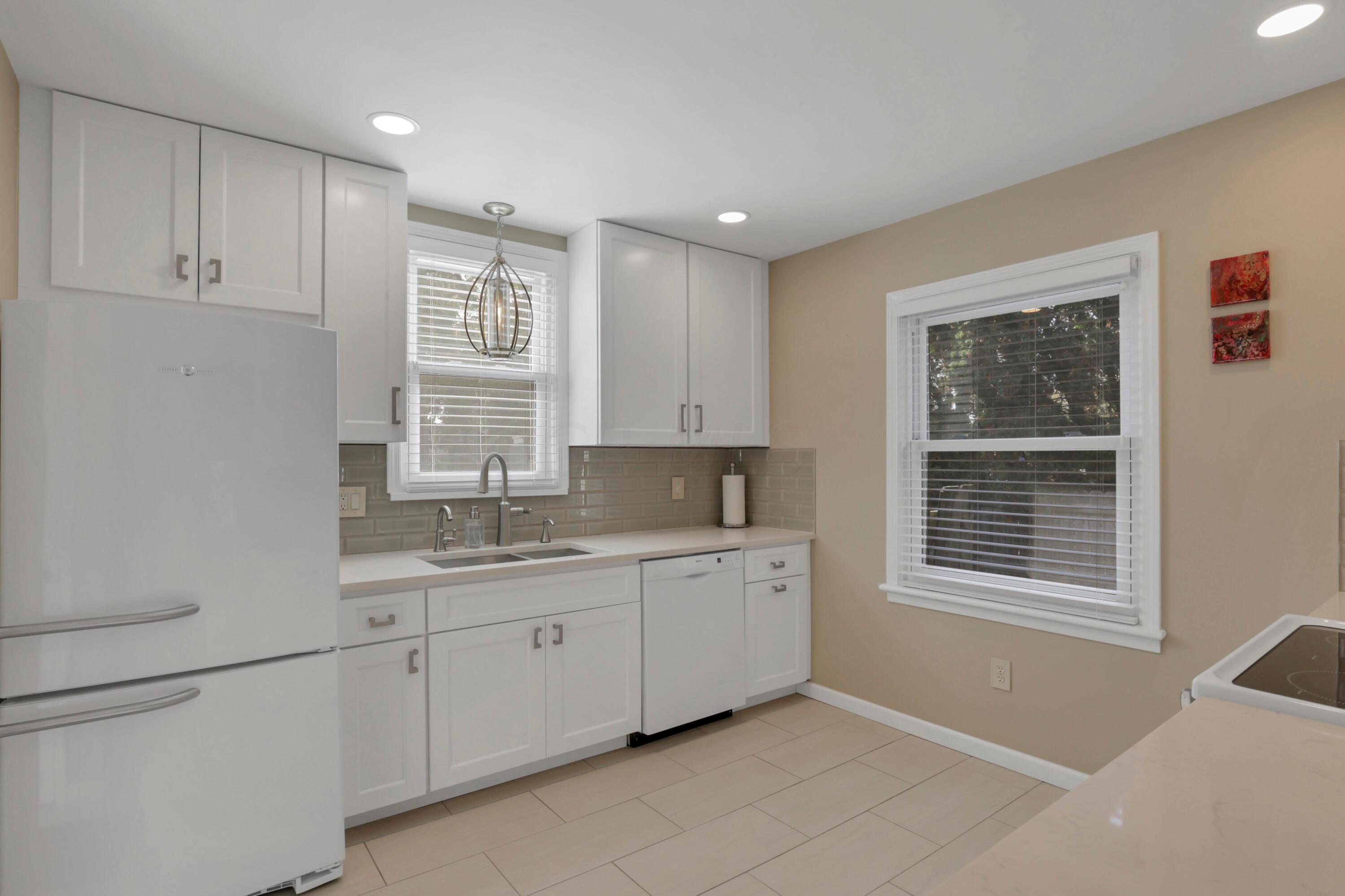 23 East Weisheimer Road Columbus, OH 43214 - Photo 12 of 50 0N4A3012