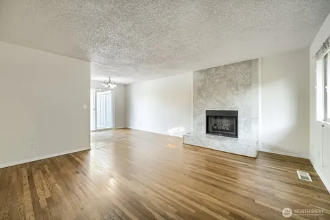 $599,950 | 25110 35th Avenue South, Kent, WA 98032
