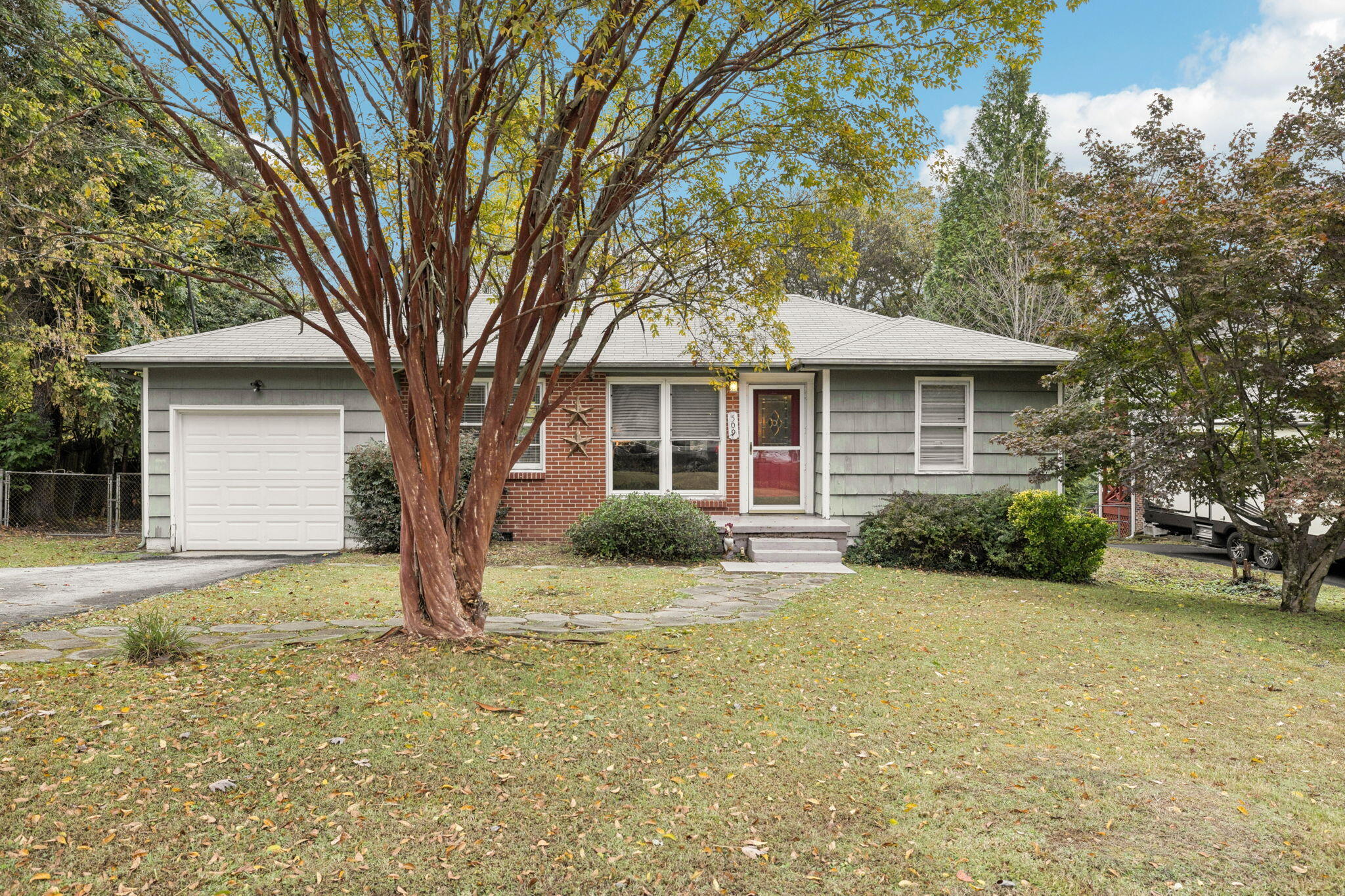 509 Mauldeth Road Chattanooga, TN 37415 - Photo 2 of 28 99DAAF8A-B073-4BD6-9F1D-0B74C4444DF6