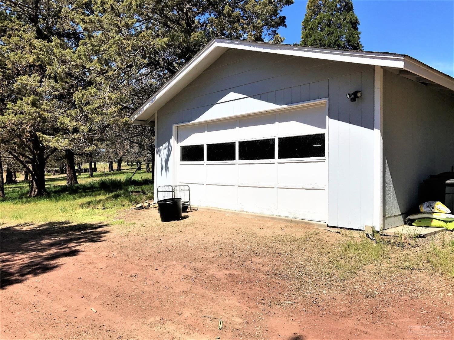 9199 Southwest Panorama Road Terrebonne, OR 97760 - Photo 3 of 25 Gallery Image 3