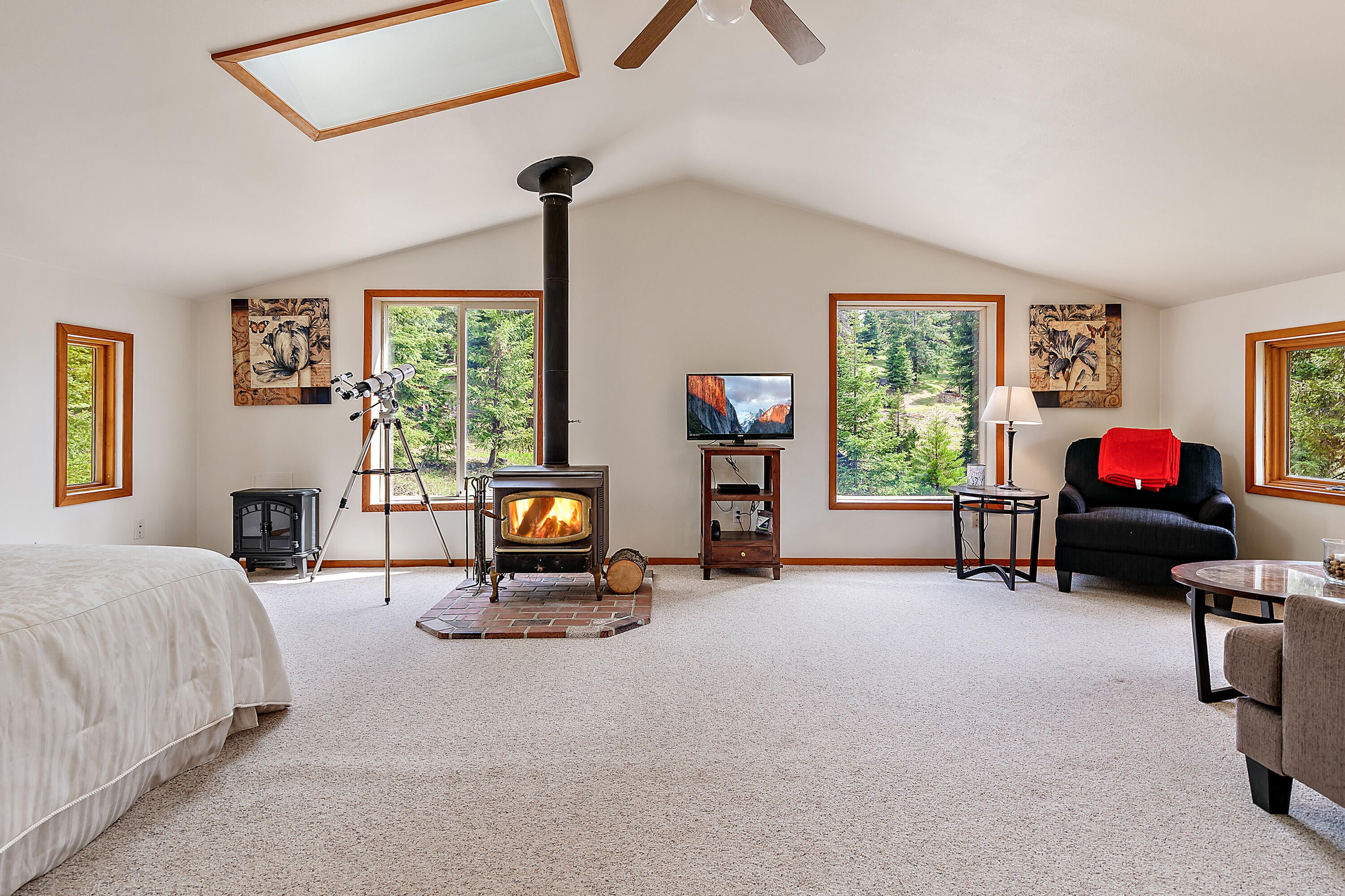 7682 Hyatt Prairie Road Ashland, OR 97520 - Photo 30 of 37 31