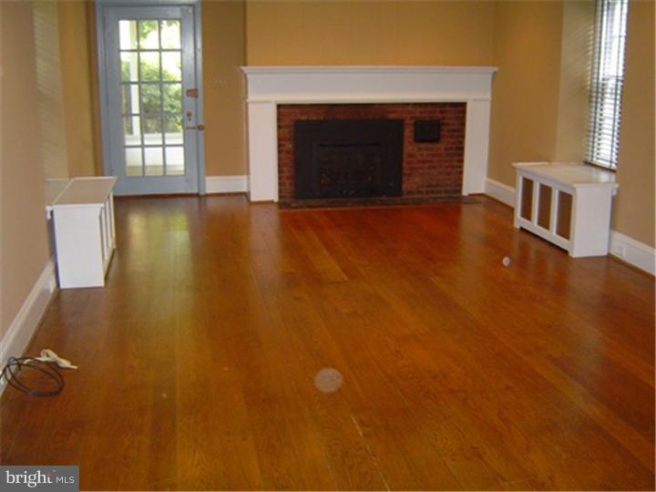 112 Crosshill Road Wynnewood, PA 19096 - Photo 3 of 16