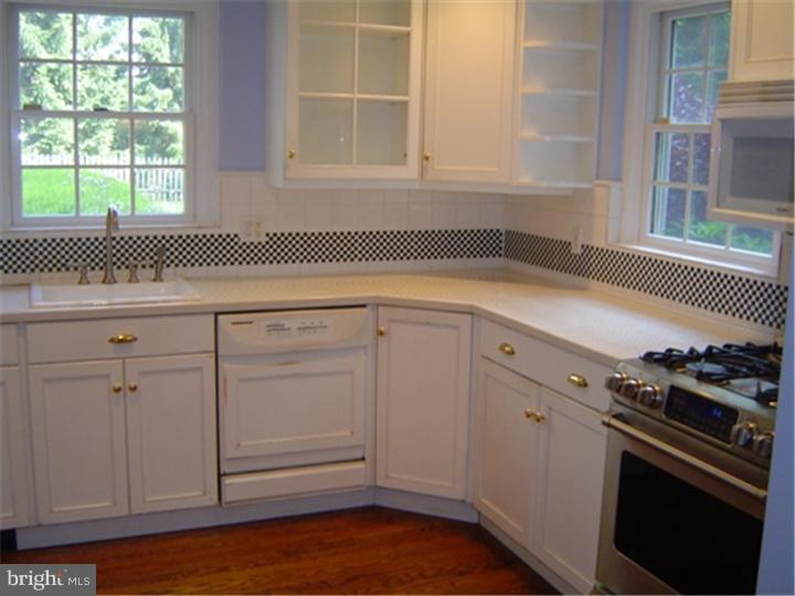 112 Crosshill Road Wynnewood, PA 19096 - Photo 6 of 16