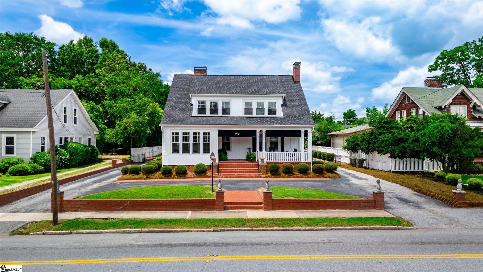 602 South Broad Street Clinton, SC 29325 - Photo 1 of 50