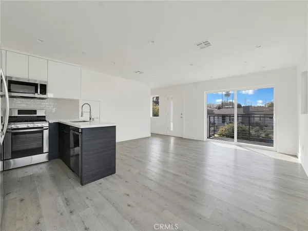 $4,200 | 150 South Madison Avenue, Los Angeles, CA 90004