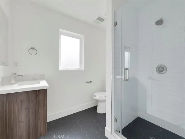 $4,200 | 150 South Madison Avenue, Los Angeles, CA 90004