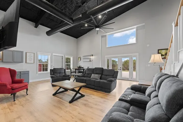 $674,999 | 420 Overlook Drive, Cleburne, TX 76033