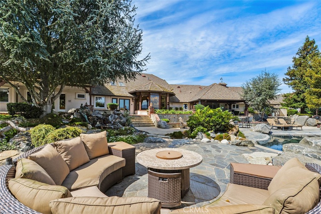 27777 Sycamore Mesa Road Temecula, CA 92590 - Photo 45 of 72 Another entertainment area