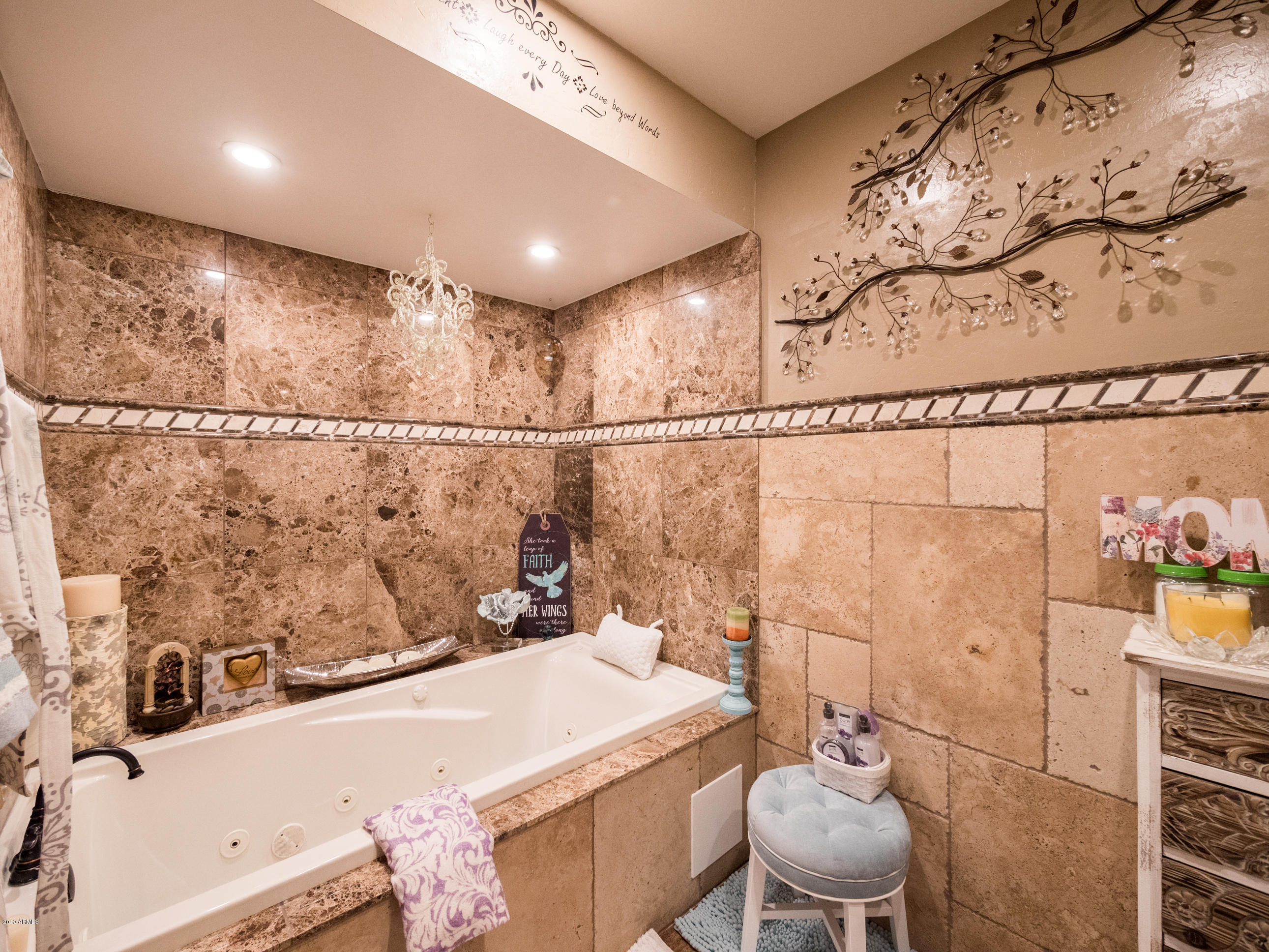 3743 Whispering Pines Road Pine, AZ 85544 - Photo 17 of 29 Master Bath with Jetted Tub