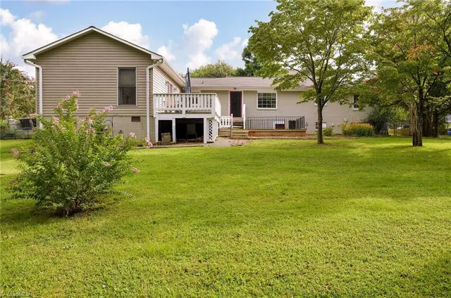 $319,000 | 700 Windsor Avenue, Lexington, NC 27292