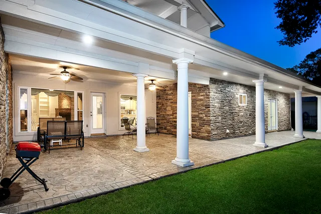 $798,700 | 13115 Mission Valley Drive, Houston, TX 77069