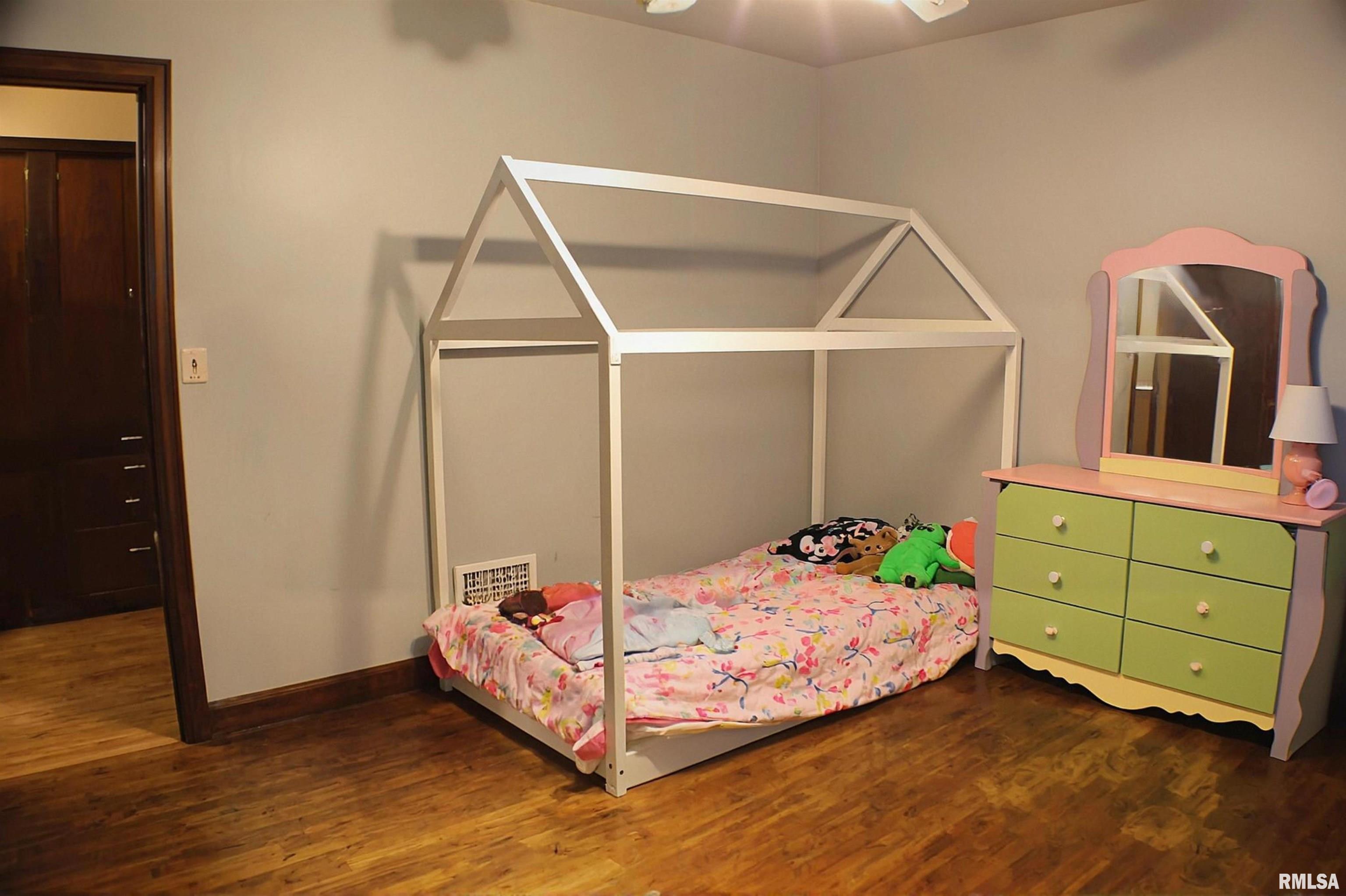 306 18th Place Clinton, IA 52732 - Photo 14 of 20