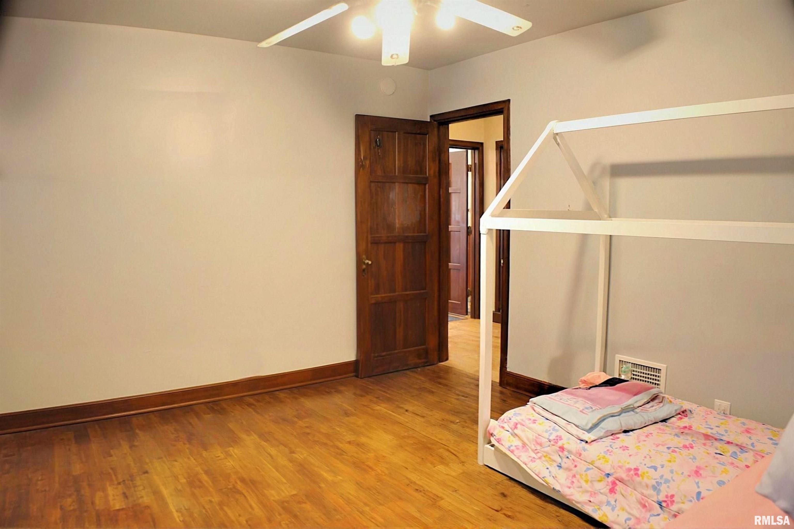 306 18th Place Clinton, IA 52732 - Photo 15 of 20