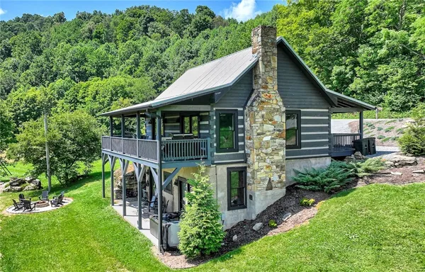 $764,900 | 3244 Old US Highway 421, Vilas, NC 28692