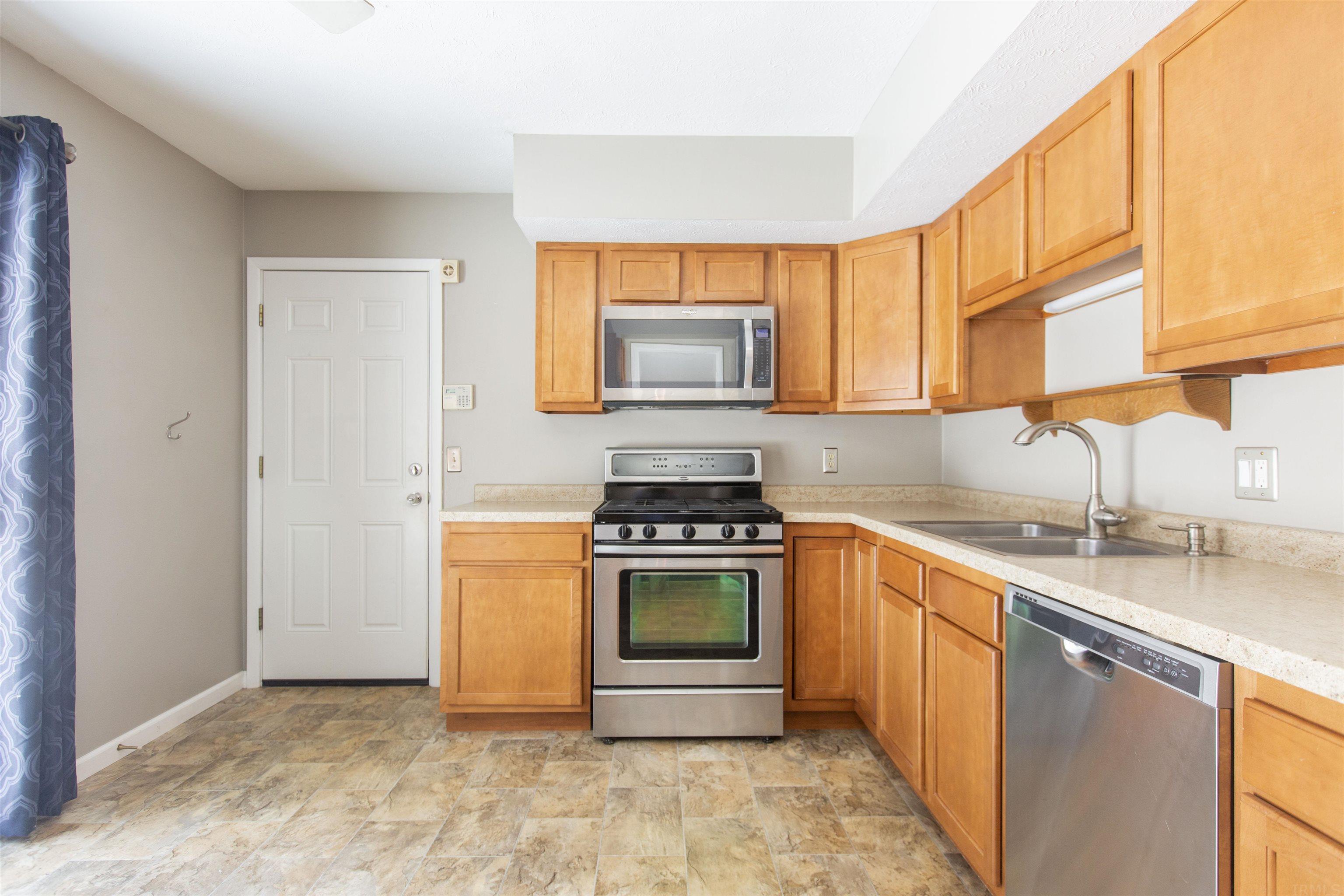 51870 Currant Road Granger, IN 46530 - Photo 8 of 28