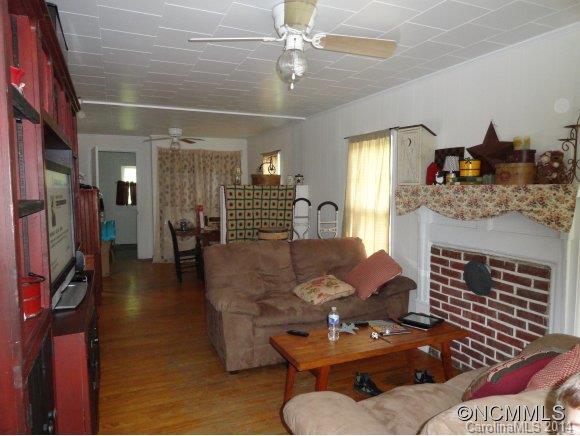 208 Phillipsville Loop Canton, NC 28716 - Photo 2 of 9