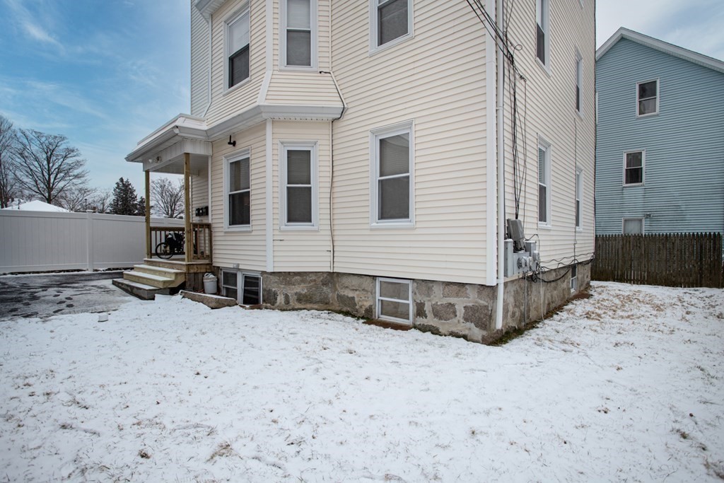 175 Winthrop Street Fall River, MA 02721 - Photo 3 of 35