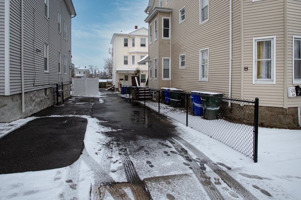 175 Winthrop Street Fall River, MA 02721 - Photo 4 of 35
