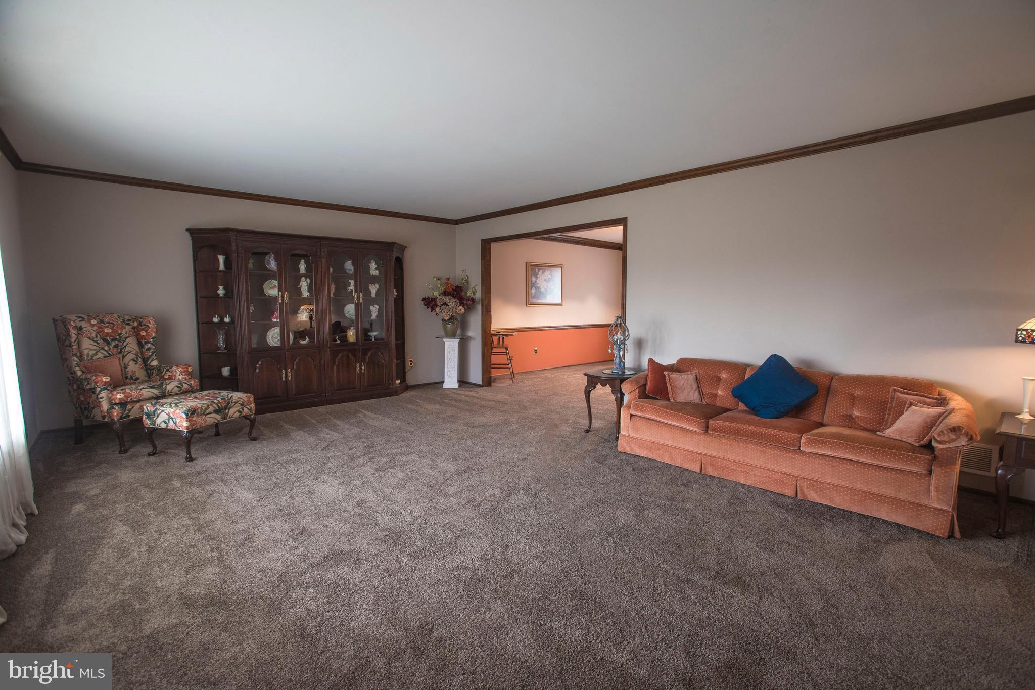 16 Baggaley Road Trenton, NJ 08690 - Photo 20 of 62 Living Room
