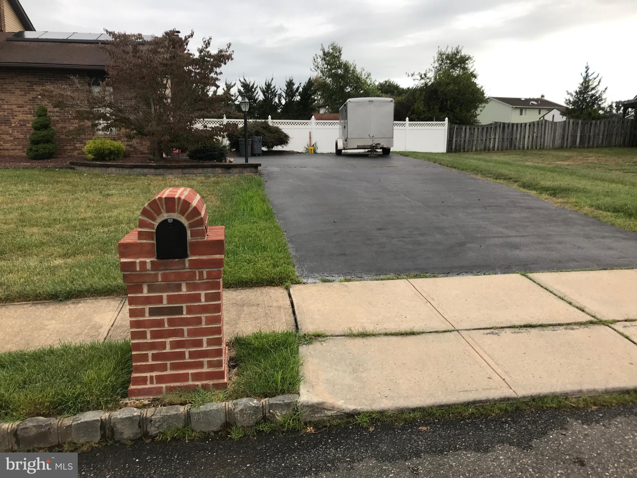 16 Baggaley Road Trenton, NJ 08690 - Photo 6 of 62 Expansive Driveway