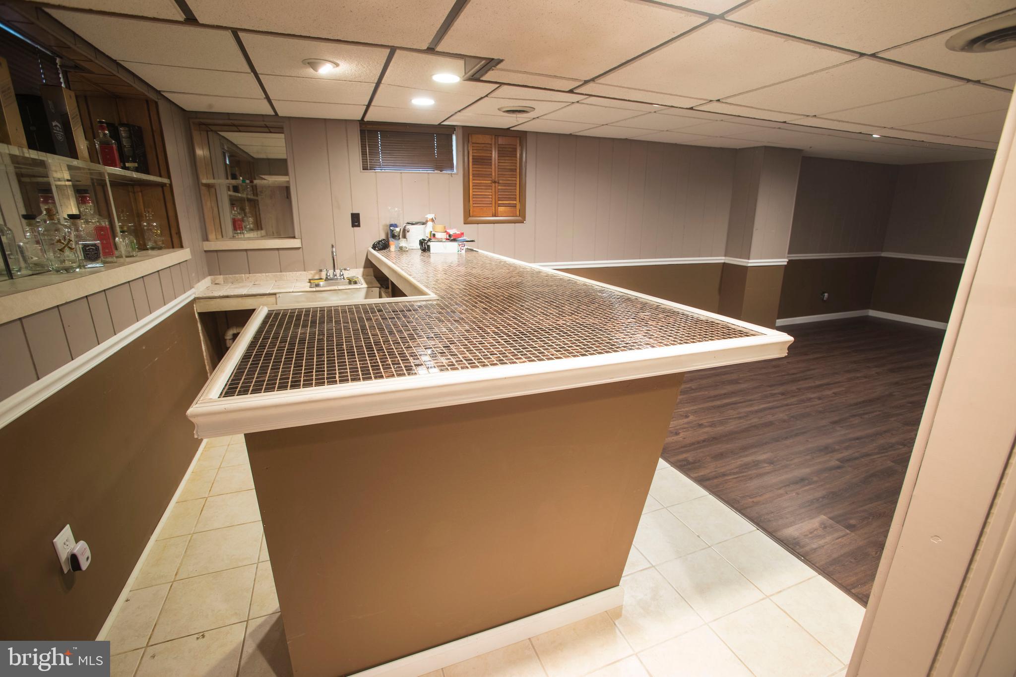 16 Baggaley Road Trenton, NJ 08690 - Photo 53 of 62 Custom bar