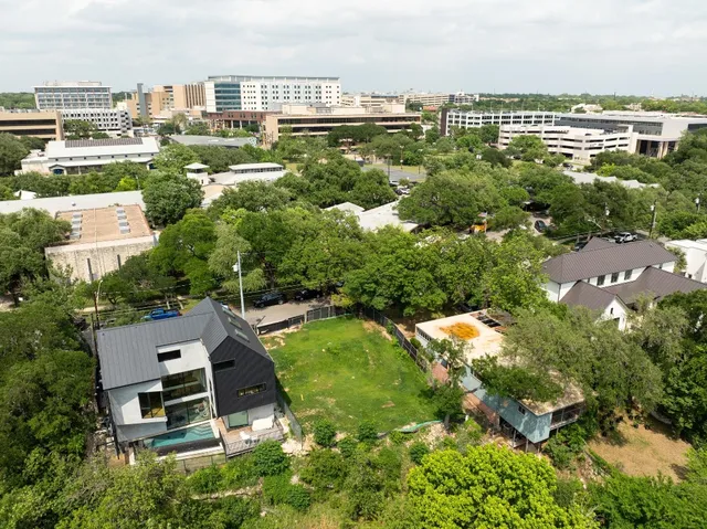 $1,050,000 | 1113 West 31st Street, Austin, TX 78705