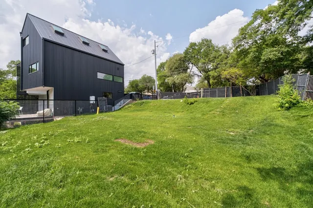 $1,050,000 | 1113 West 31st Street, Austin, TX 78705