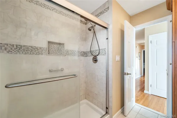 $635,000 | 25 Flanders Place, West Babylon, NY 11704