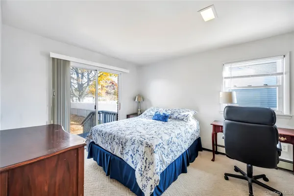 $635,000 | 25 Flanders Place, West Babylon, NY 11704