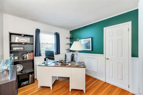 $635,000 | 25 Flanders Place, West Babylon, NY 11704