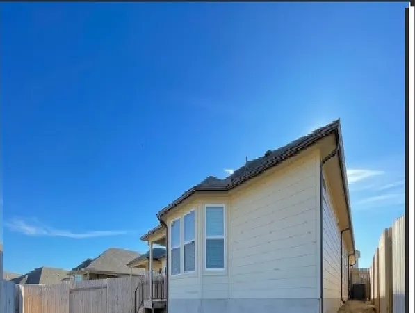 $2,250 | 125 Sungrove Trail, Georgetown, TX 78628