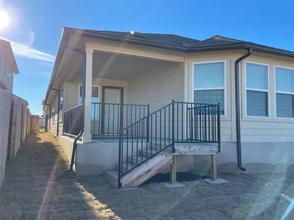 $2,250 | 125 Sungrove Trail, Georgetown, TX 78628