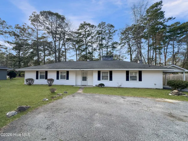 $2,000 | 2610 Evans Street, Greenville, NC 27834